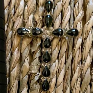 - 🌻Black onyx cross pendant